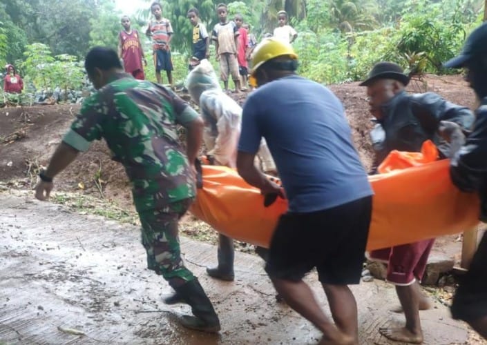 Banjir Dan Longsor Landa Jayapura, TNI Siaga Bencana Bantu Masyarakat